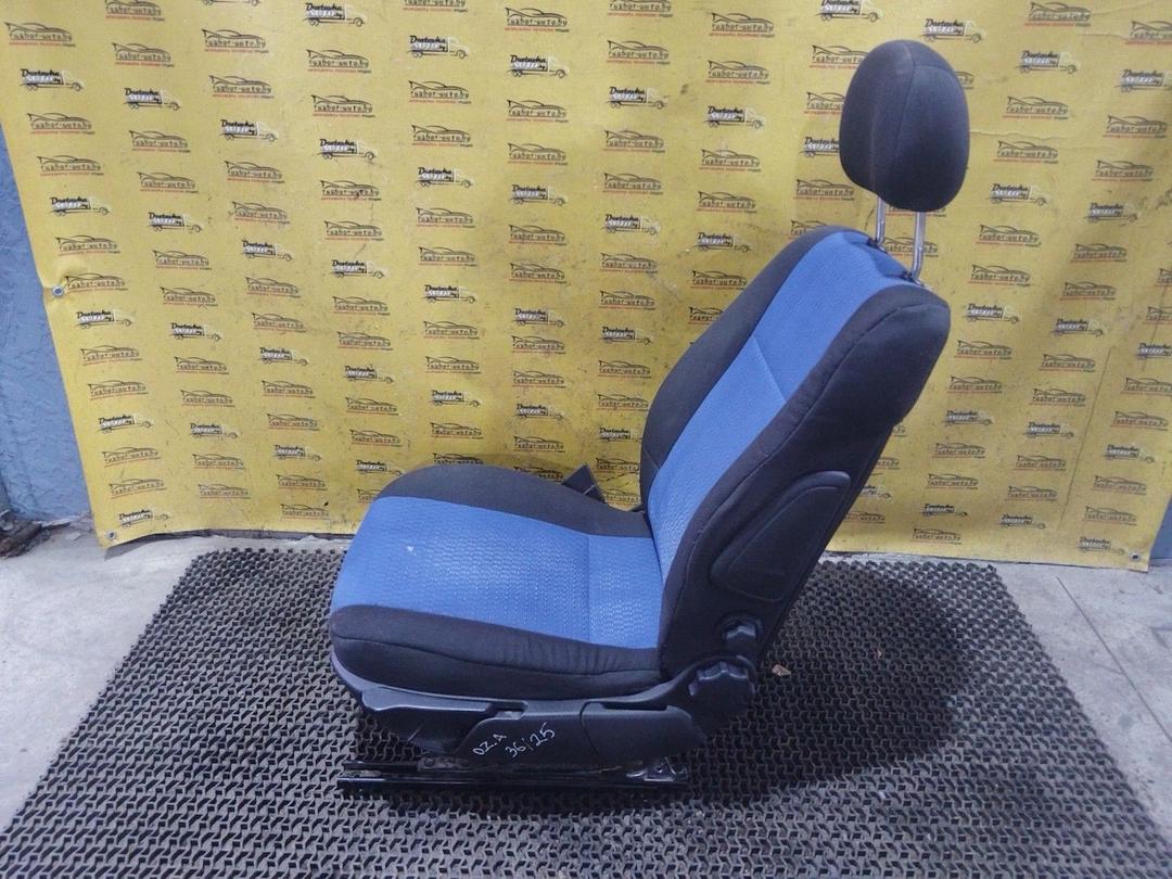 Сиденье переднее FW4XFQ Opel Zafira undefined