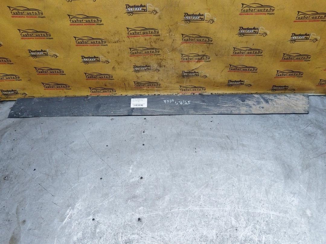 Молдинг двери передней правой 99MYN3 Volkswagen Passat