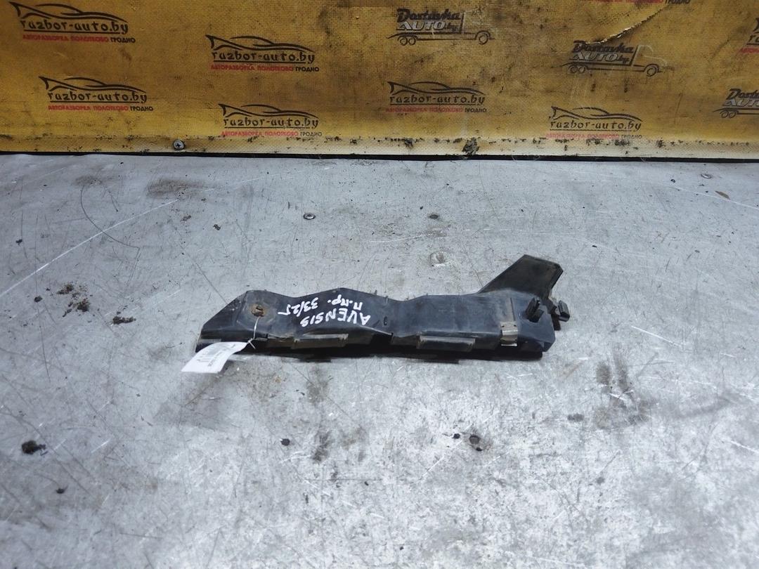 Кронштейн крепления бампера переднего OM3H41 Toyota Avensis