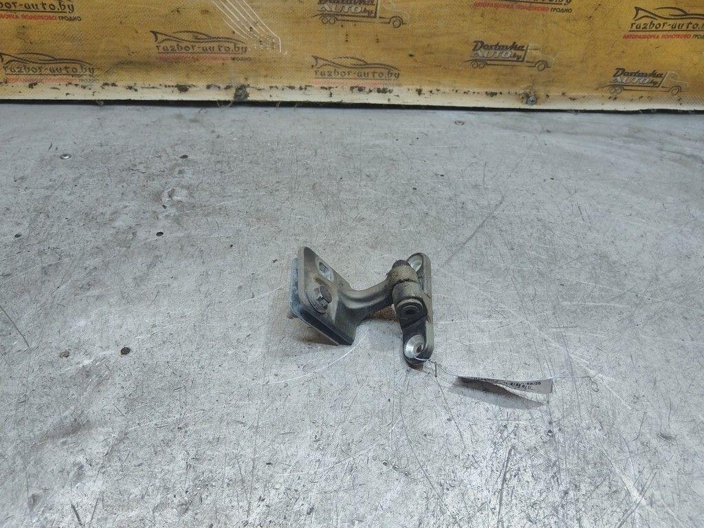 Петля двери передней правой YDFC0G Mercedes A W168 - Фото 1