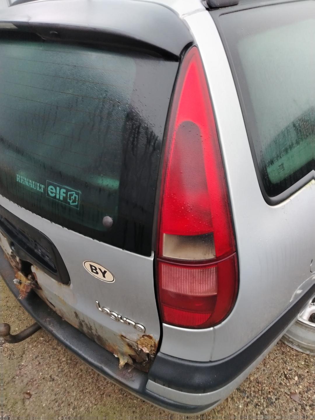 Фонарь задний правый C4FLUJ Renault Laguna