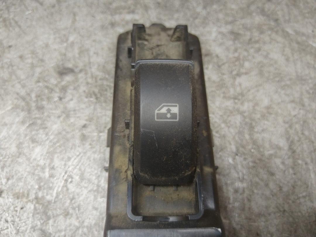 Кнопка стеклоподъемника заднего правого N1A0C1 Saab 9-3 undefined