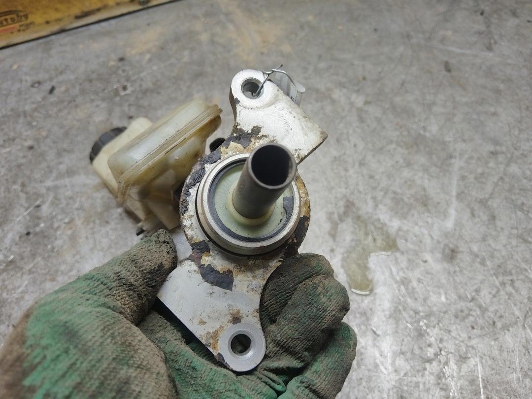 Цилиндр тормозной главный GGV78A Toyota Corolla - Фото 6