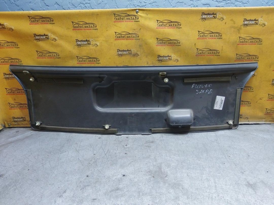 Обшивка крышки багажника ZC6M67 Fiat Punto купить с доставкой
