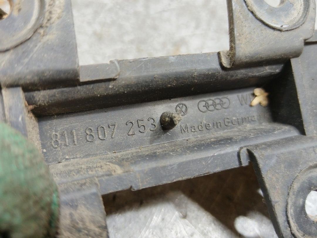 Кронштейн крепления бампера 0M88I1 Audi 100 купить с доставкой