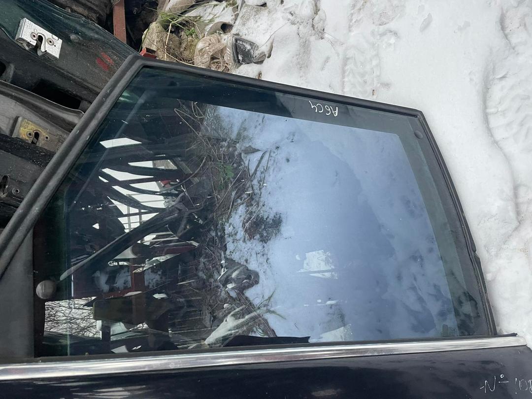 Стекло двери задней правой M5TT51 Audi A6