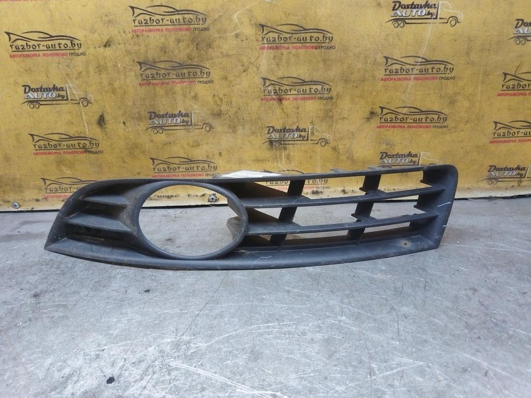 Заглушка (решетка) в бампер передний 86O7KG Volkswagen Passat undefined