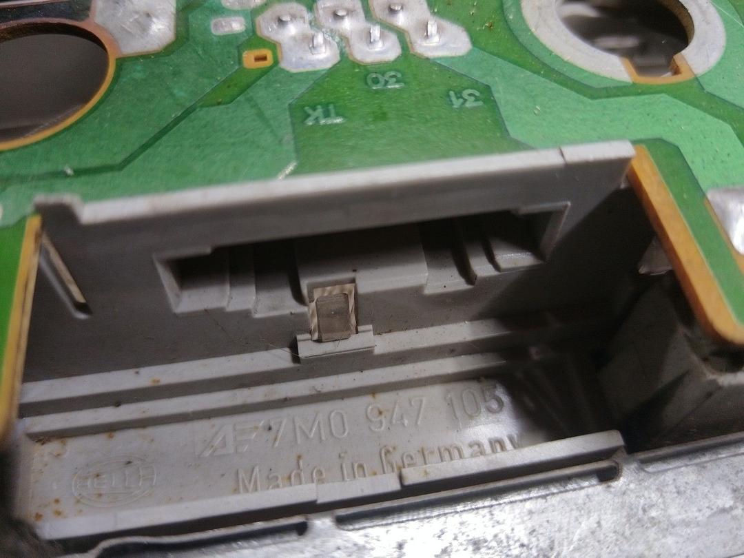 Фонарь салона (плафон) 7BH4WK Volkswagen Sharan купить с доставкой