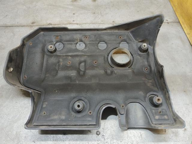 Декоративная крышка двигателя AOTKL0 Hyundai Trajet купить на авторазборке