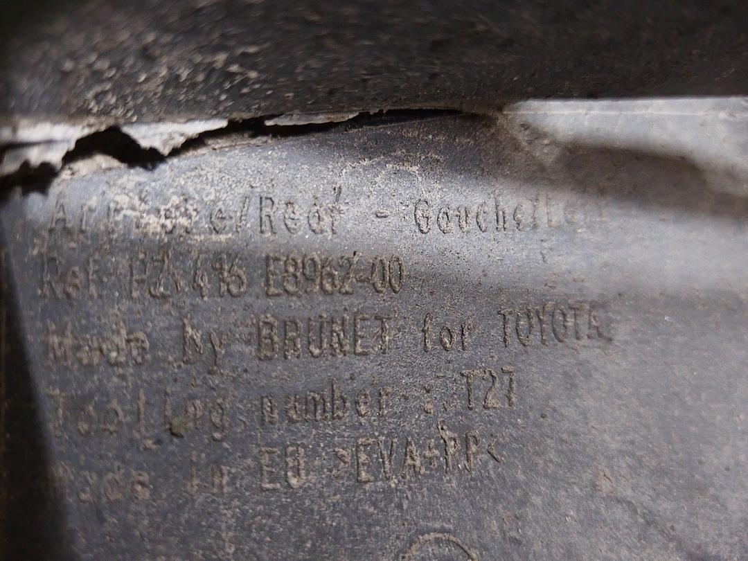 Брызговик 6K6S53 Toyota Corolla Verso купить в магазине запчастей бу