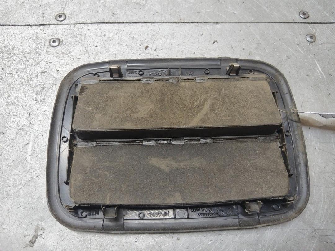 Решетка вентиляции кузова ER281J Citroen Xsara Picasso - Фото 2