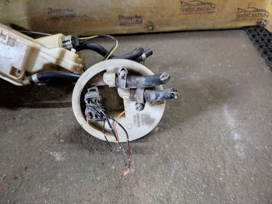 Колба в бак 0P7WFX Nissan Micra - Фото 2