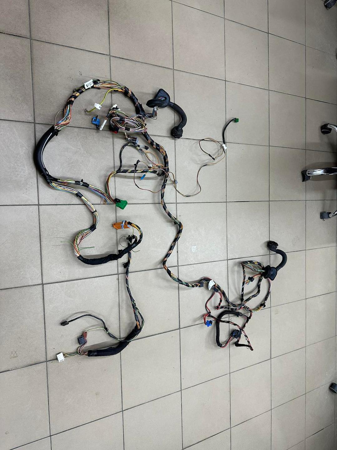 Проводка салона 4A8RDC Citroen Xsara Picasso - Фото 8