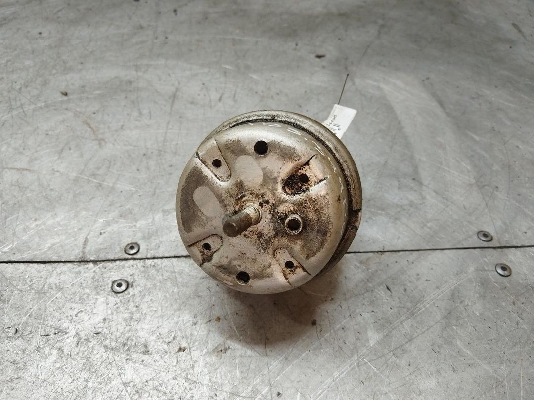 Подушка крепления двигателя XU24M0 Audi A4