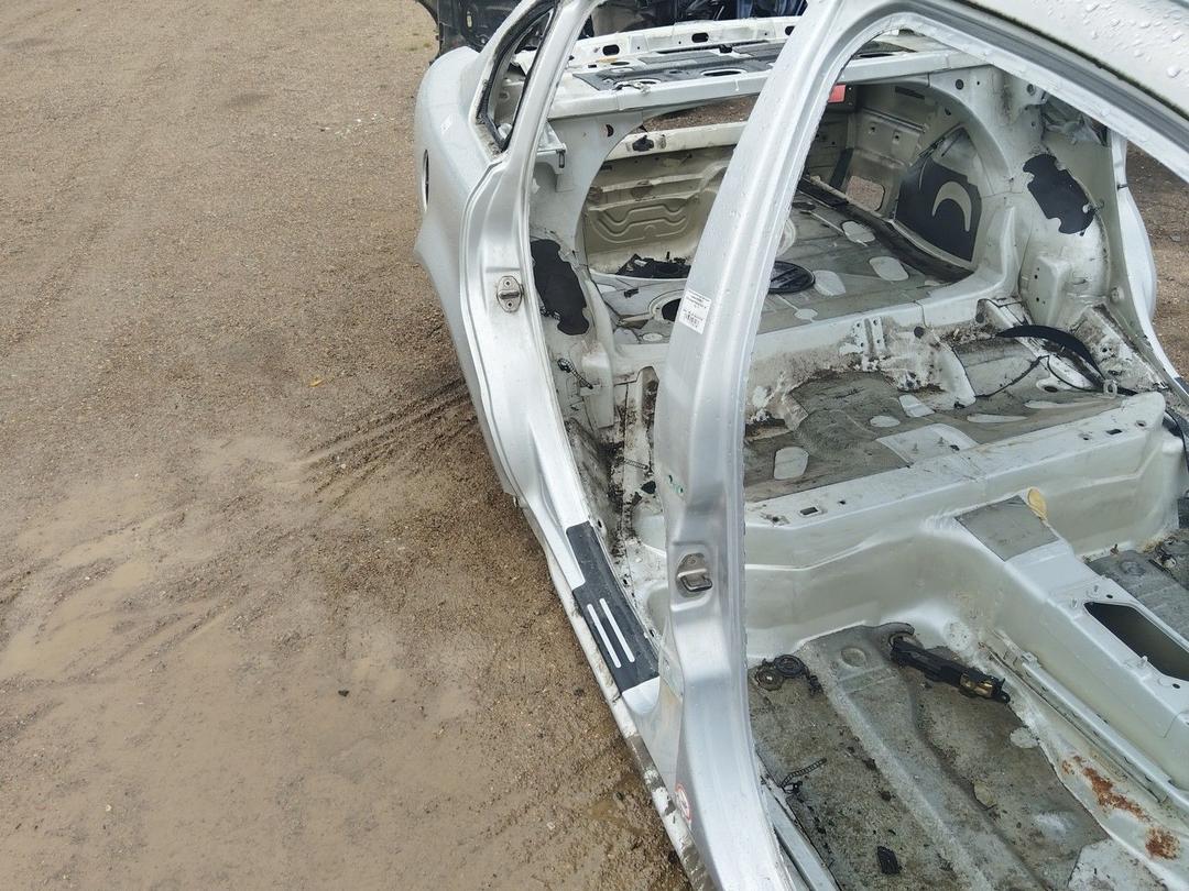 Стойка кузовная центральная правая WMZBUC Volkswagen Passat купить в магазине запчастей бу