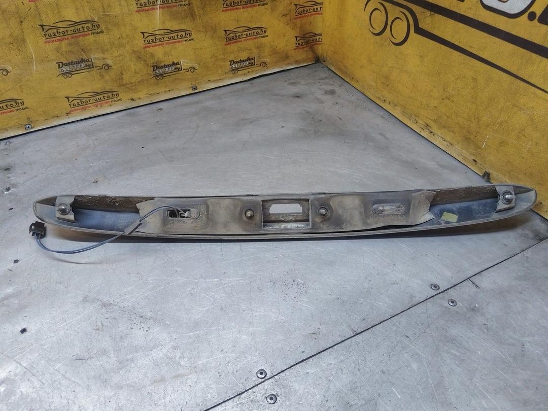 Накладка подсветки номера FJ6P8Q Renault Scenic купить с доставкой