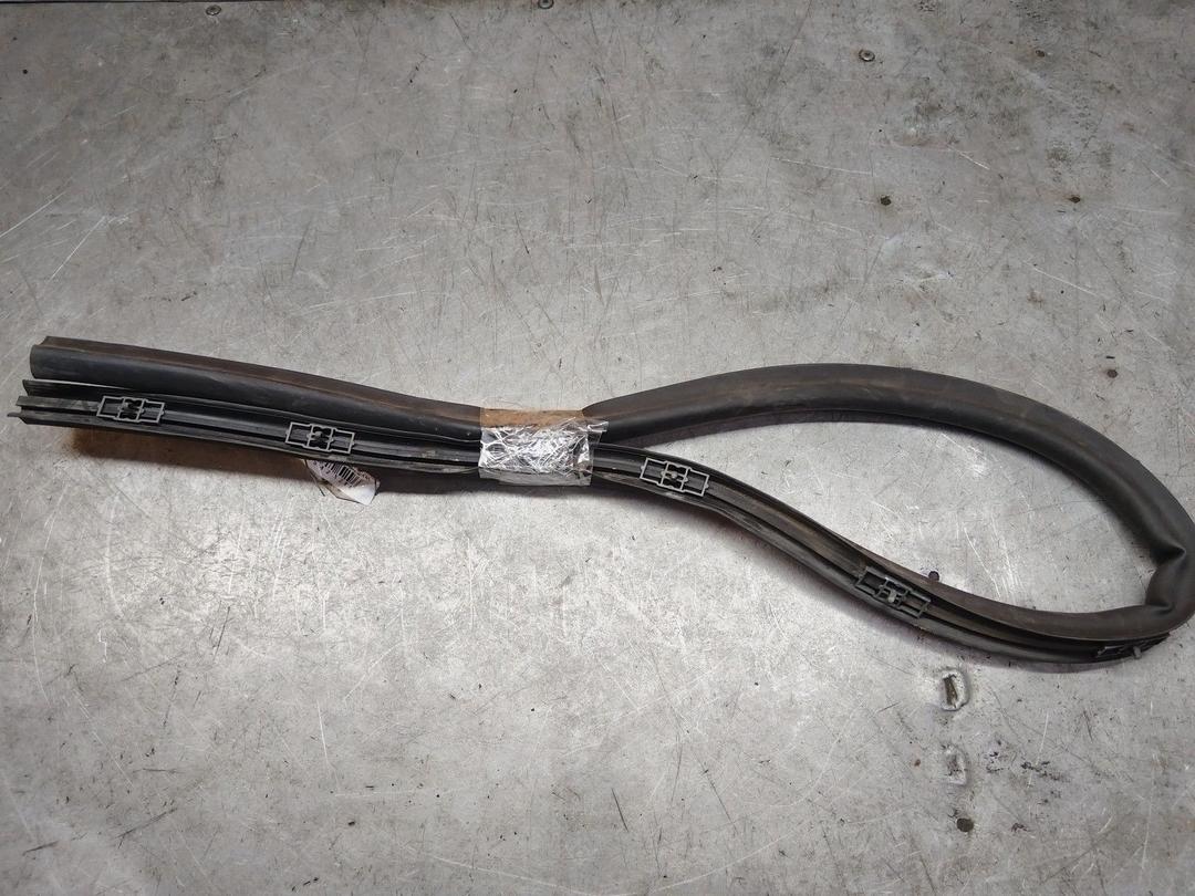 Уплотнитель капота MZZFV5 BMW X5 E53 - Фото 2