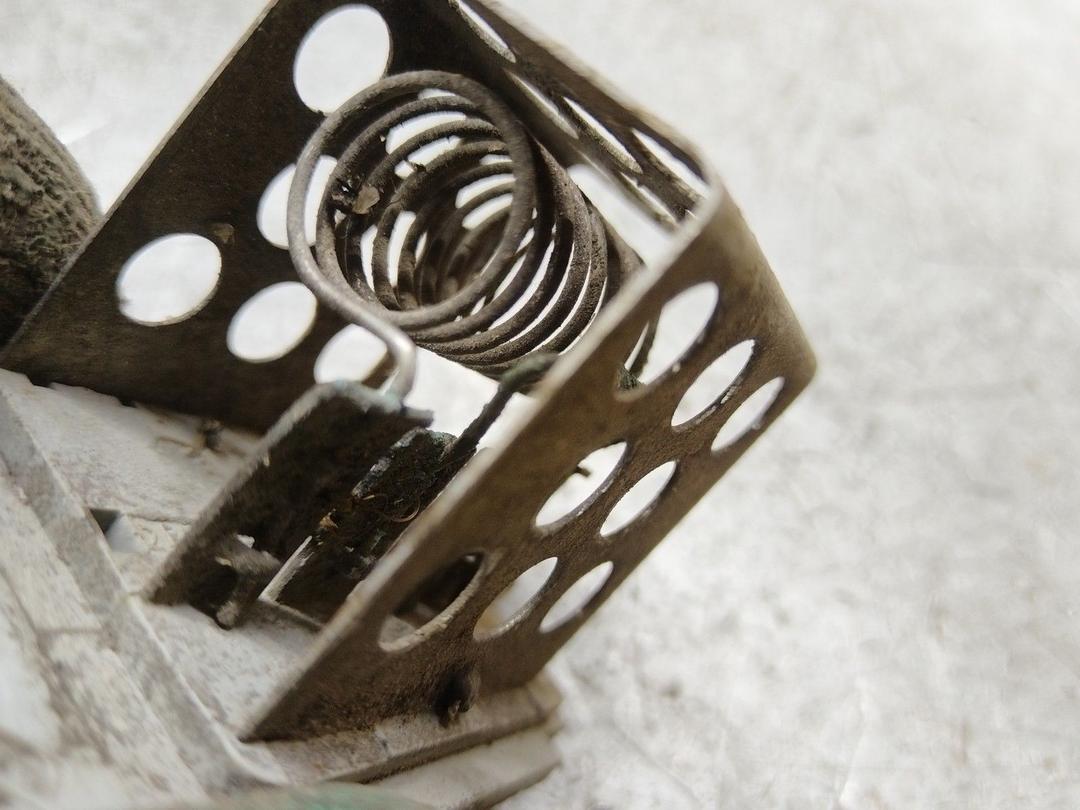 Сопротивление вентилятора охлаждения BT92Z4 Citroen Xsara Picasso купить в магазине запчастей бу