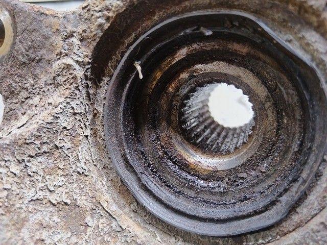 Кулак поворотный левый ASV4LF Mitsubishi Carisma купить на авторазборке