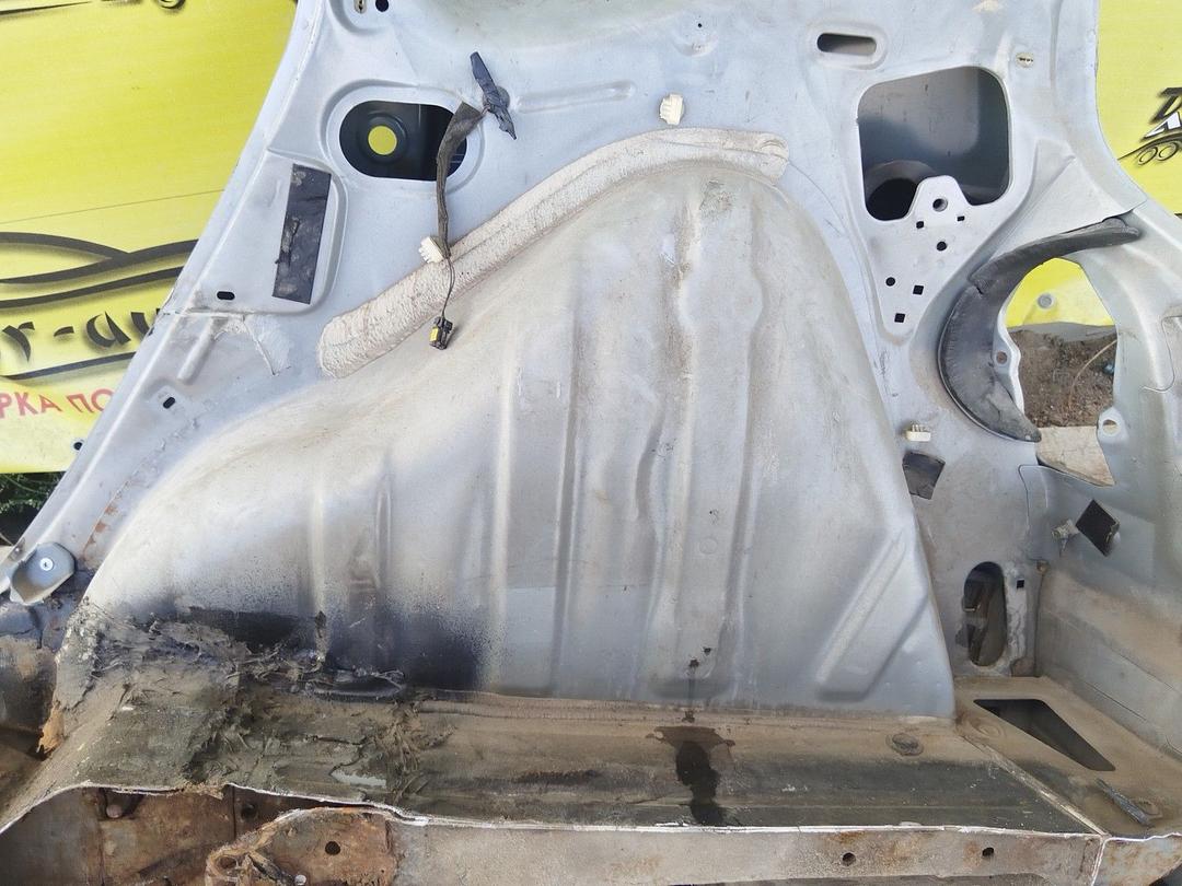 Крыло заднее правое LGP8Q8 Renault Scenic undefined