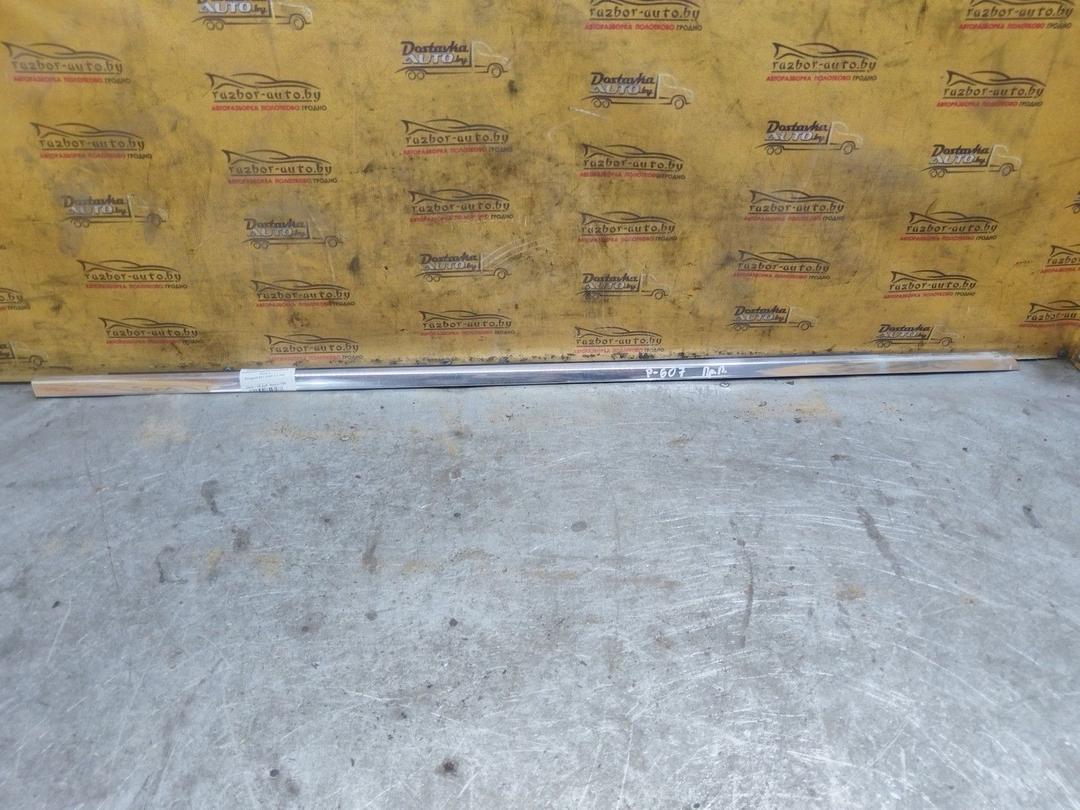 Молдинг стекла двери передней правой наружный 0CIJL3 Peugeot 607