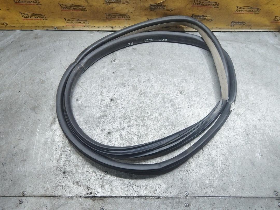 Уплотнитель двери передней левой 21IEHS Opel Vectra купить в магазине запчастей бу