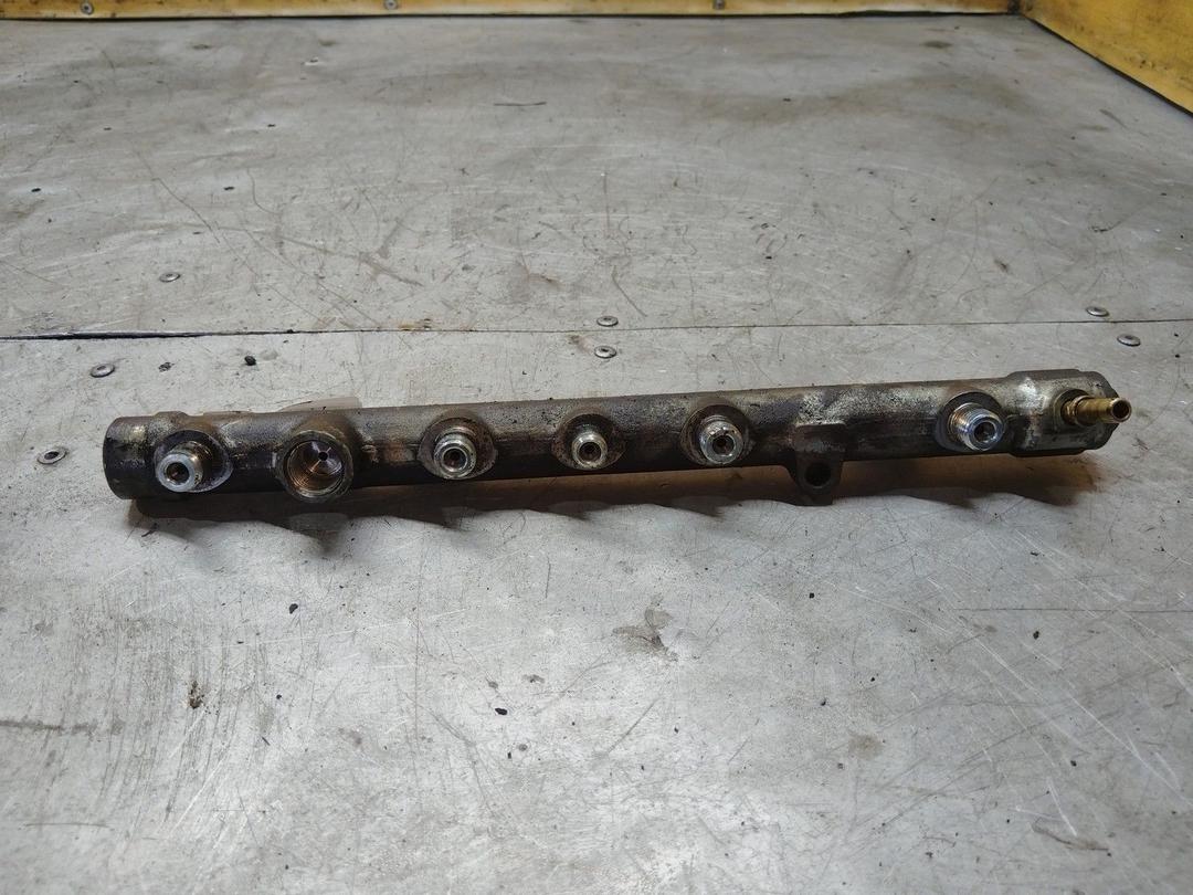 Топливная рампа Q8FPYG Renault Espace купить с доставкой