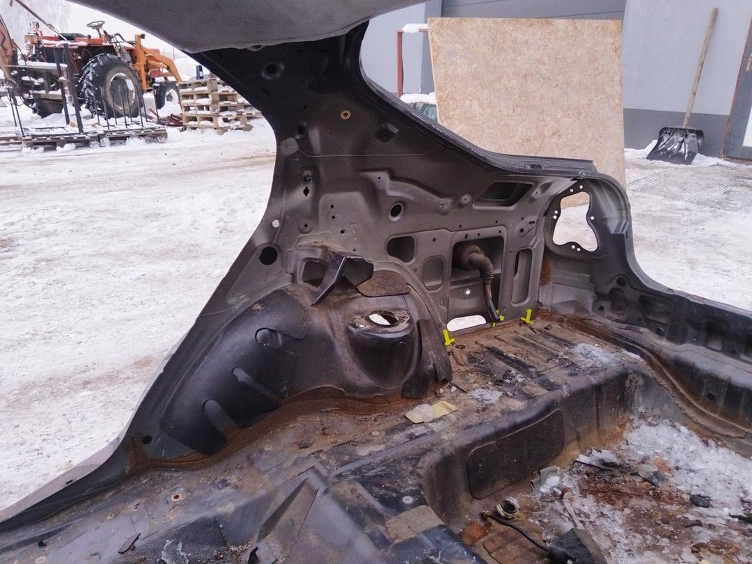 Крыло заднее правое XQ1V6O Mitsubishi Carisma undefined