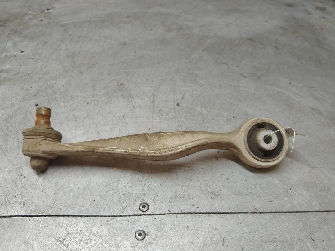 Рычаг передний правый P2FH5P Audi A4 - Фото 1