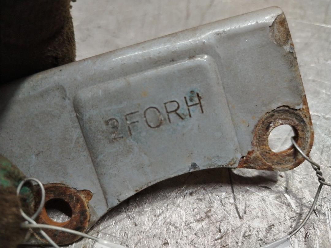 Петля капота DW3ZOR Nissan Primera - Фото 4