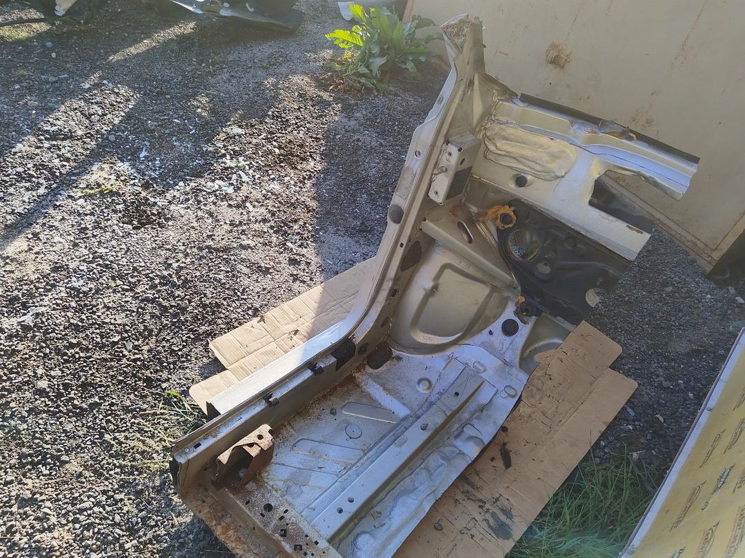 Стойка кузовная передняя левая RN8G67 Renault Scenic купить в магазине запчастей бу