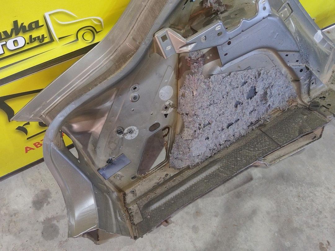 Крыло заднее левое AW9R32 Citroen C5 undefined