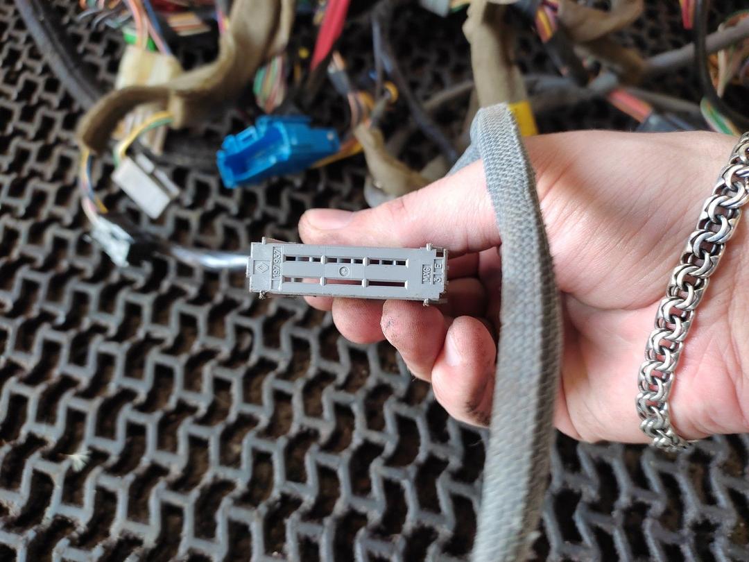 Проводка салона FBTWWM Renault Scenic купить на авторазборке