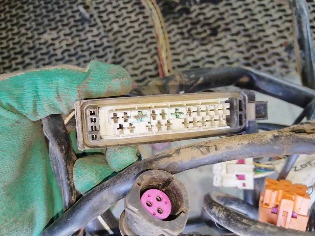 Проводка C2G3QW Audi A4 - Фото 17