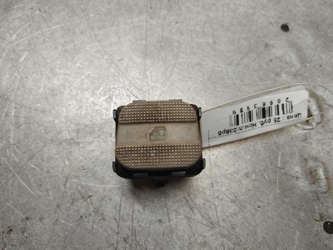 Кнопка стеклоподъемника переднего правого 2MBYBX Volkswagen Passat