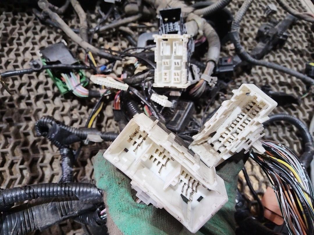 Проводка Y3W20K Mazda 3 купить