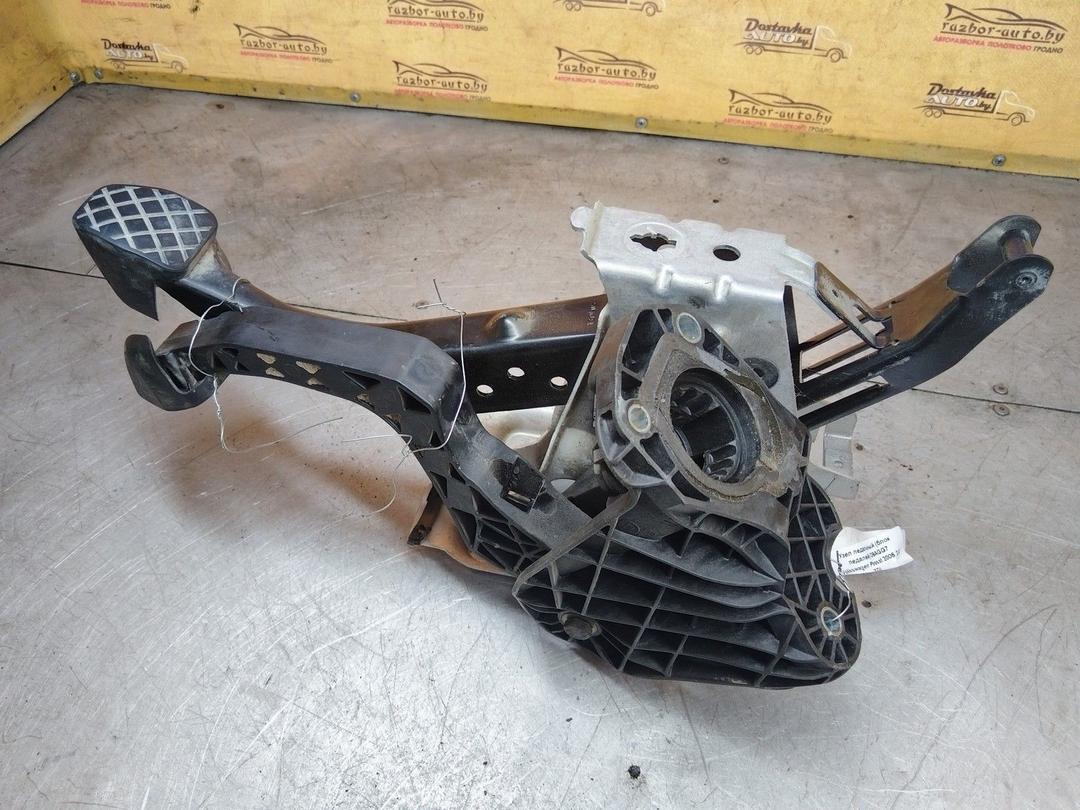 Узел педальный (блок педалей) O9AGG7 Volkswagen Passat купить на авторазборке