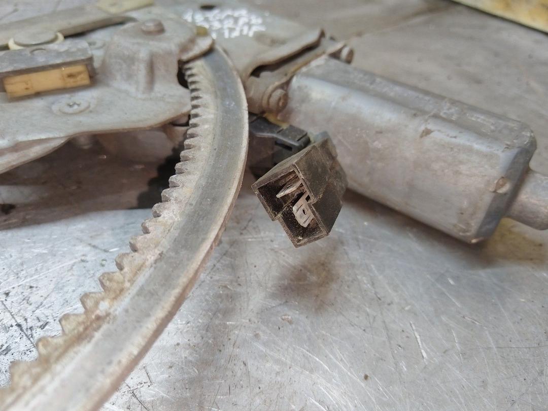 Стеклоподъемник электрический передний правый 8171VQ Opel Astra купить