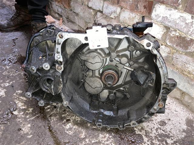 КПП механическая (МКПП) 5-ступенчатая 10F94F Volvo S40