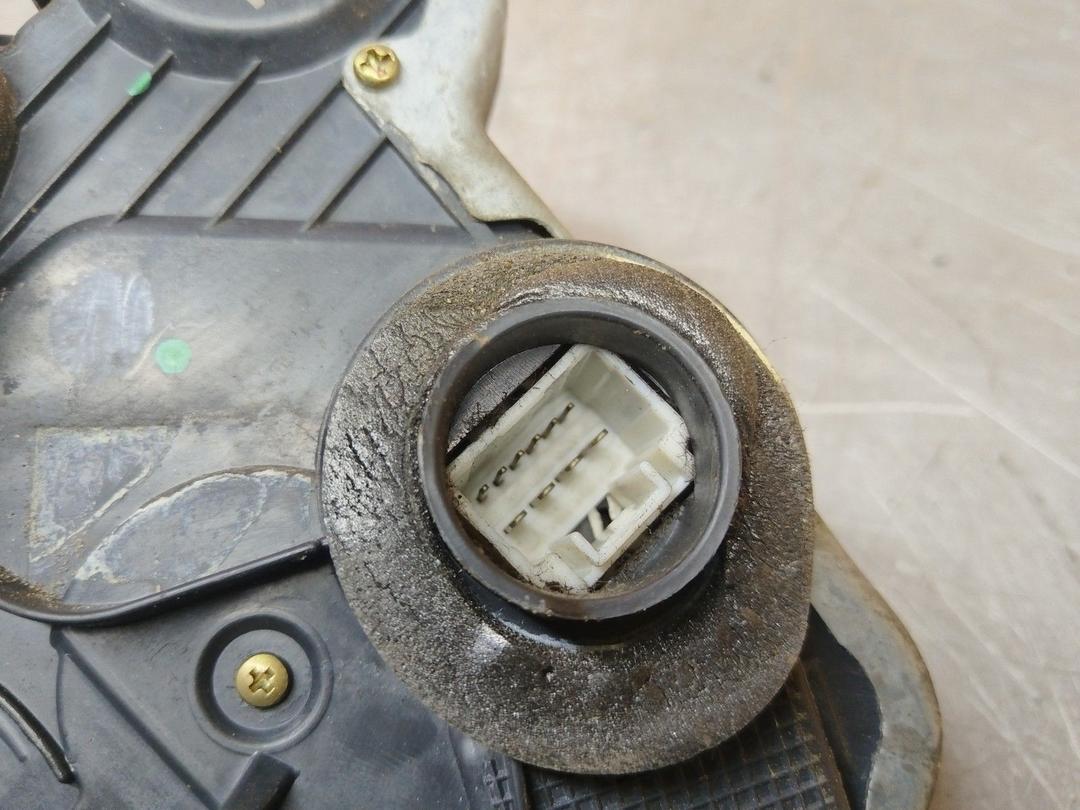 Замок двери передней левой M5RK57 Toyota Avensis купить в магазине запчастей бу