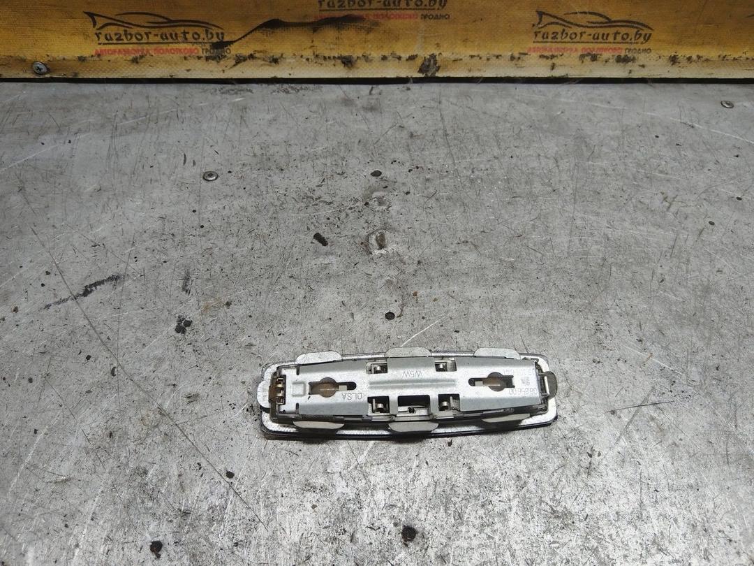 Фонарь салона (плафон) 62GMZF Opel Vectra undefined