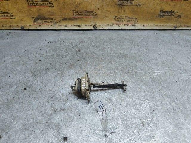 Ограничитель открывания двери задней 7N9856 Rover 600