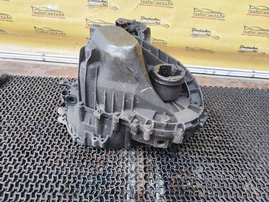 КПП механическая (МКПП) 5-ступенчатая 138D64 Renault Safrane undefined