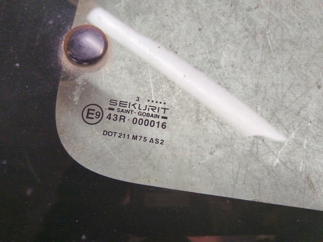 Стекло кузовное боковое левое 6HI6SA Peugeot Partner - Фото 2