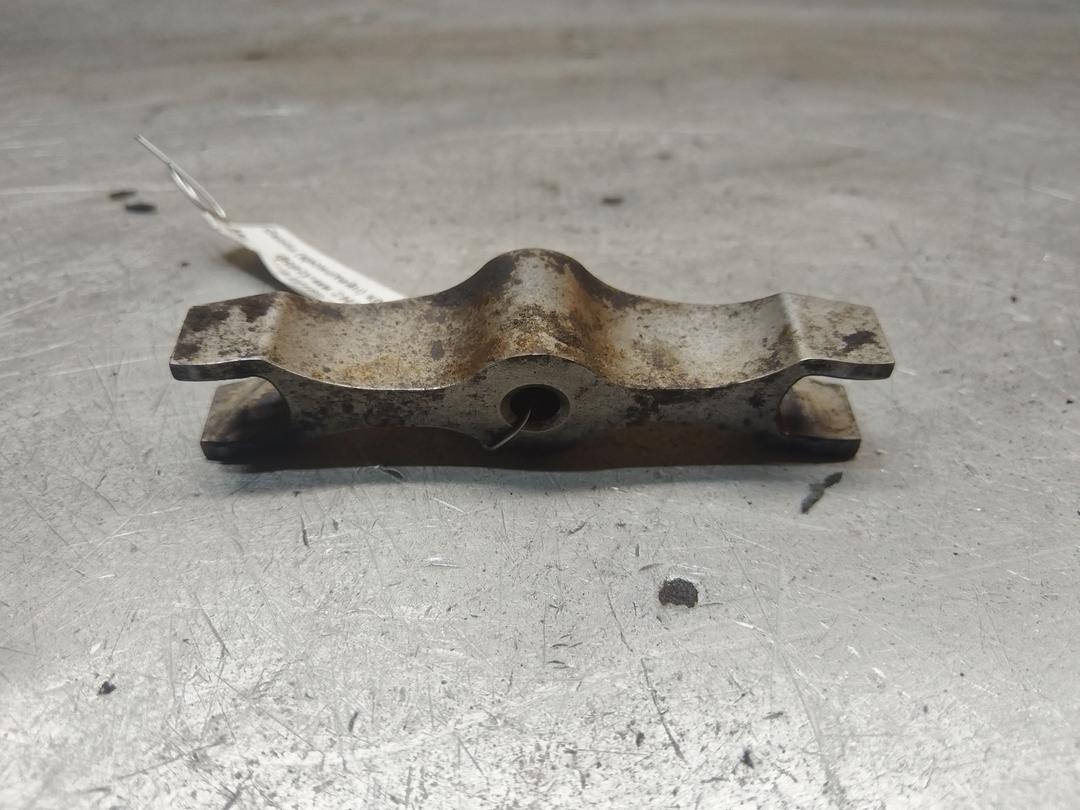 Скоба (кронштейн) крепления форсунки 2H4K8F Mercedes A W168 купить