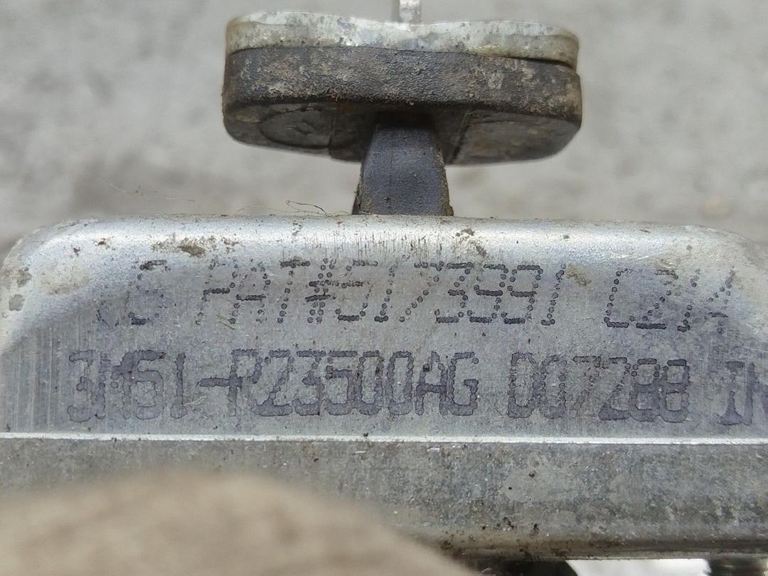 Ограничитель открывания двери передней H357G6 Ford Focus - Фото 4