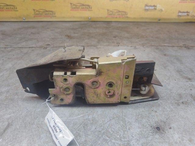 Замок двери передней правой A0FZOR Ford Escort