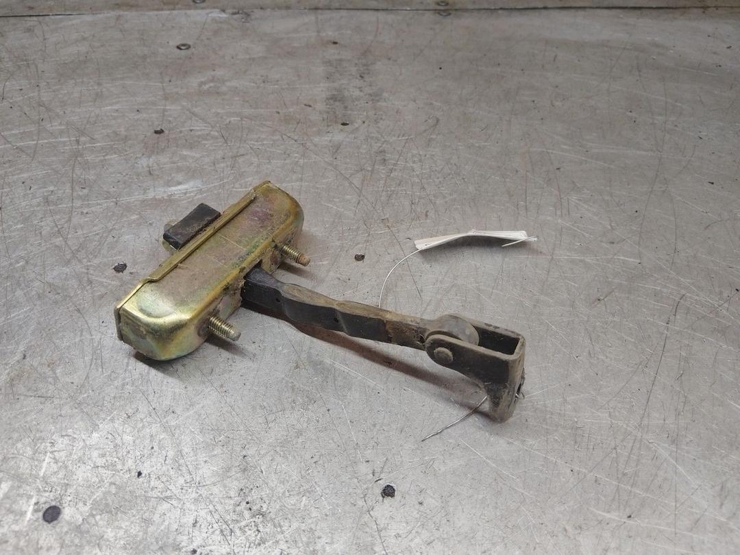 Ограничитель открывания борта (крышки багажника) 0U5PMU Toyota Yaris Verso купить