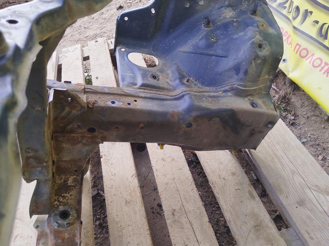 Передняя панель крепления облицовки (телевизор) RSNTWF Toyota Corolla купить на авторазборке