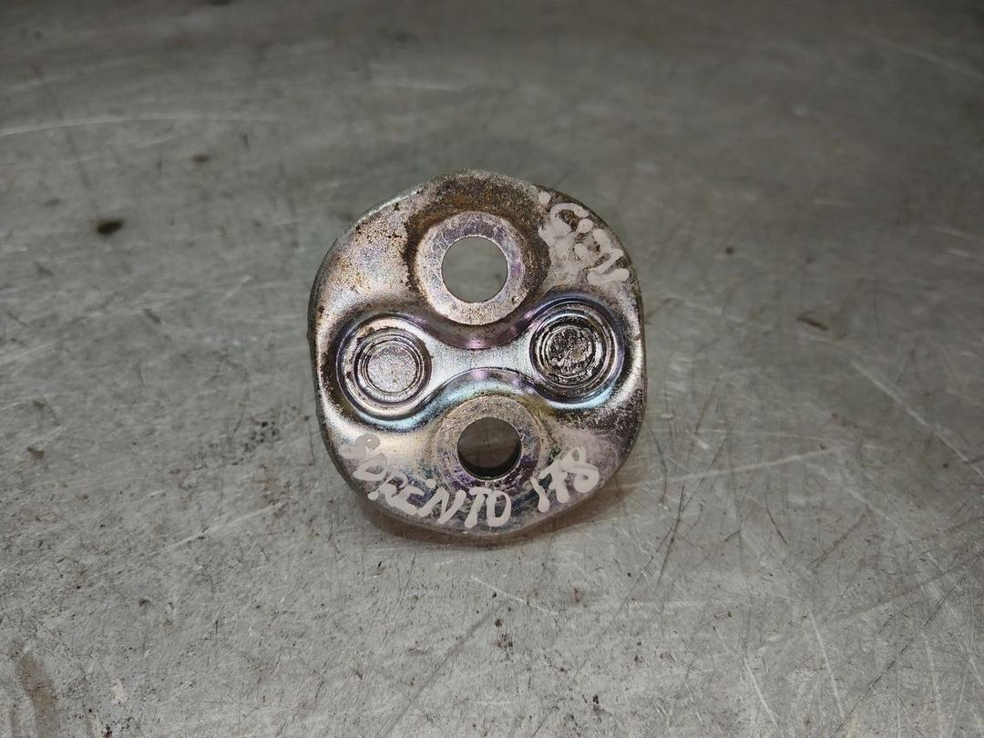 Ответная часть (скоба) замка двери 75T44L Kia Sorento купить